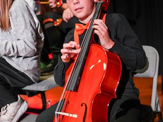 student playing violoncello 